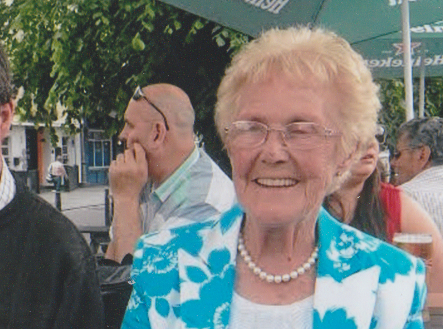 live stream of therese reeves funeral